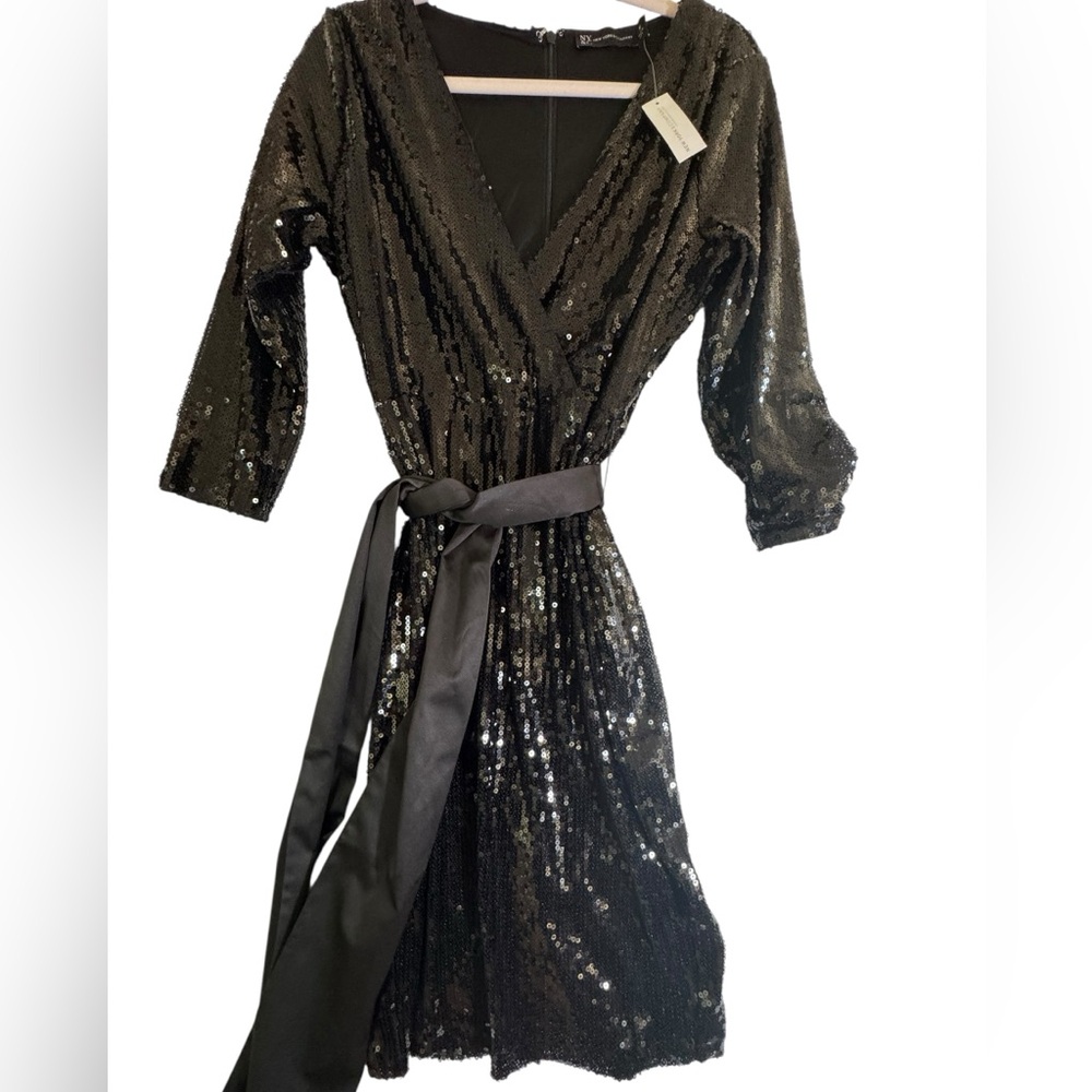 New York & Company Black Sequin Wrap Dress with Satin Tie Belt – Size M – NWT